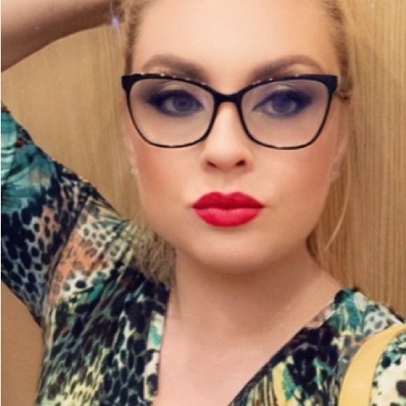 Cosmo power multi-dimensional strobing blush with ring light technology - Picture 6 of 9